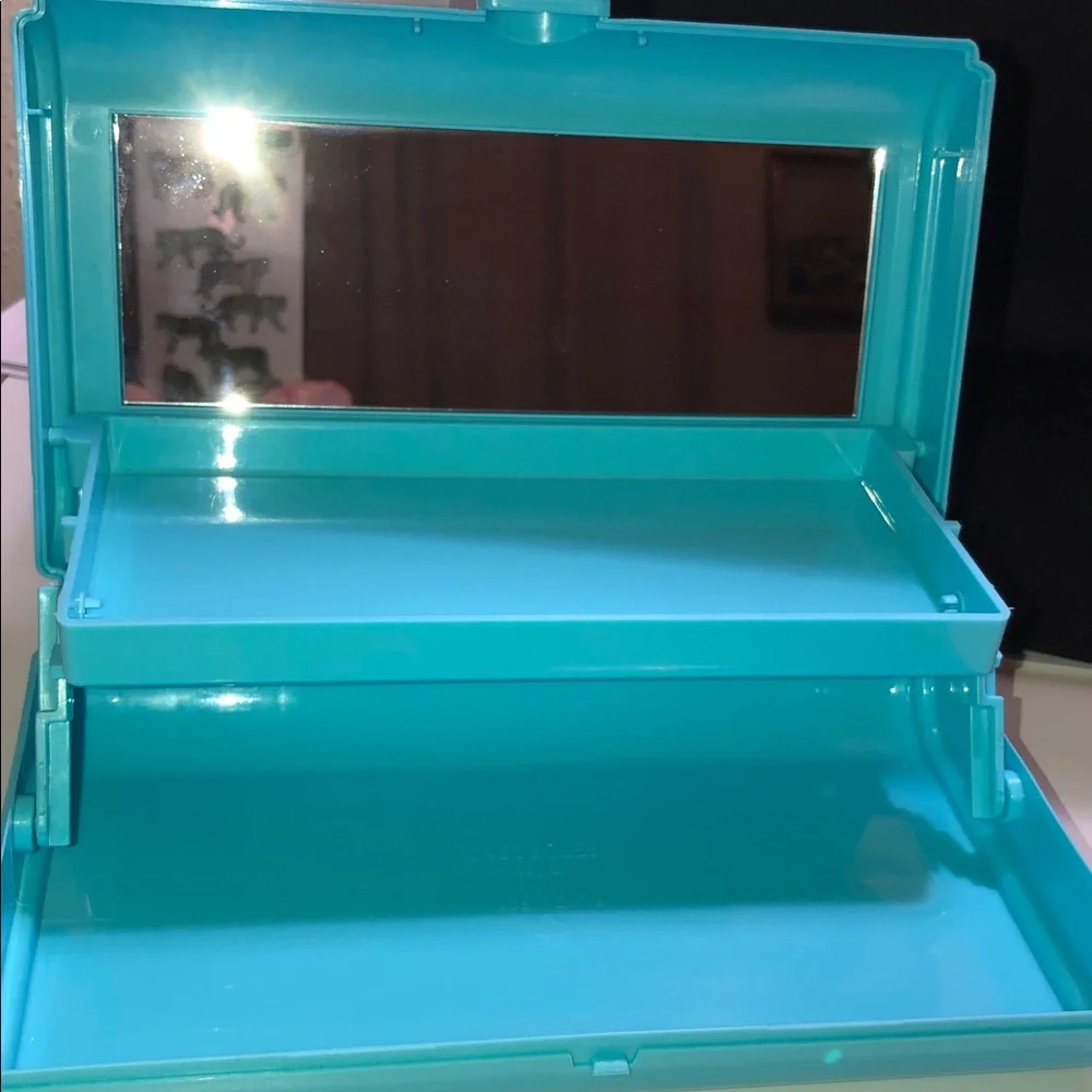 Caboodles take it tote case NEW